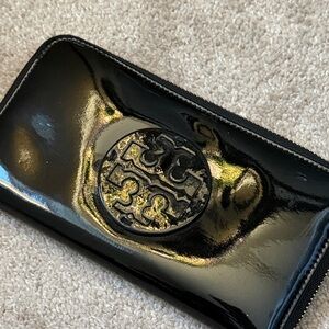 Tory Burch Black Leather Wallet